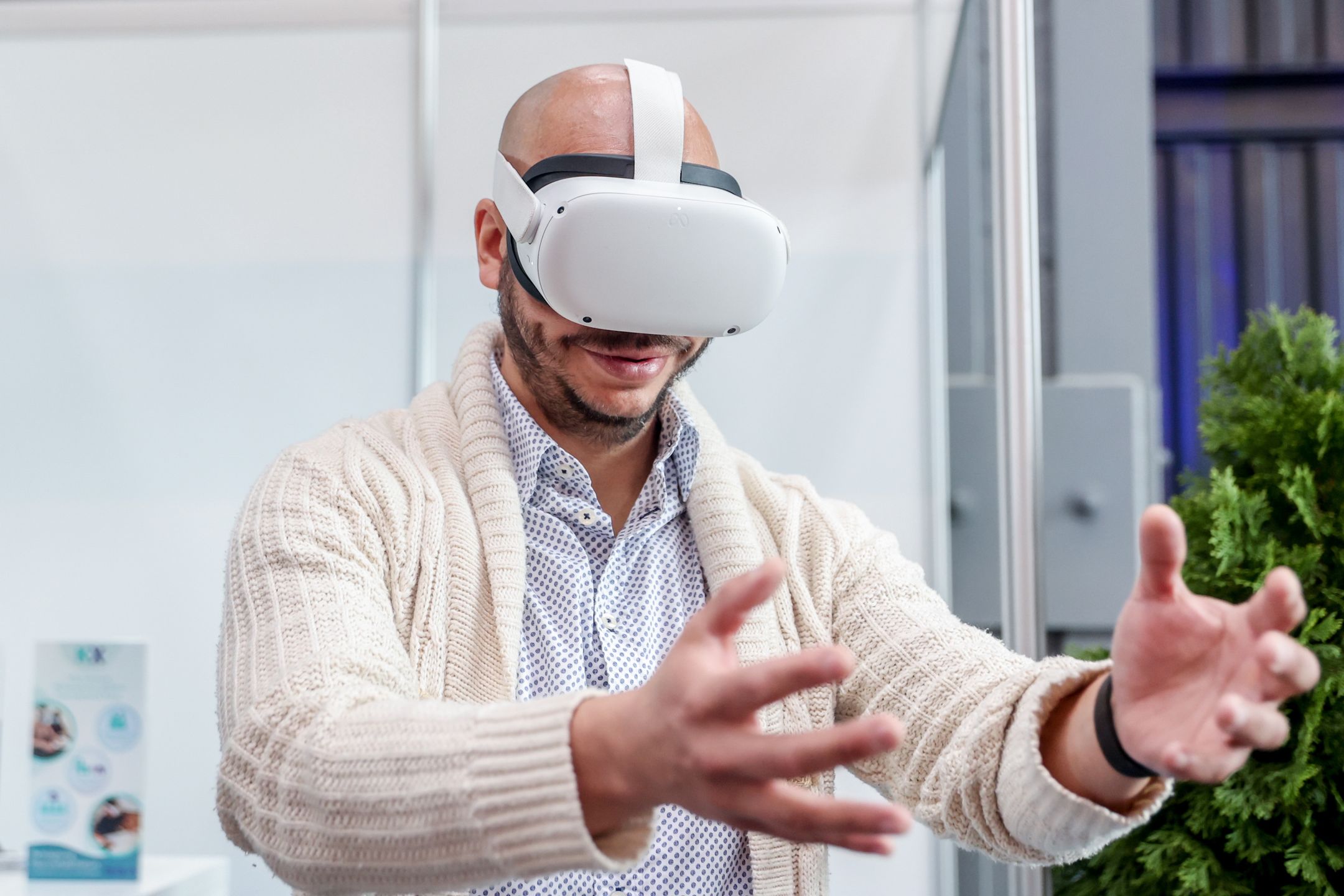 MADRID, SPAIN - APRIL 01: A man tries on virtual reality glasses during the celebration of the first edition of the Meta World Congress, at La Nave, on April 1, 2023, in Madrid, Spain.  This technological congress is born with the intention of becoming one of the reference events in the world of technology and innovation, with its focus on the metaverse, web 3.0, virtual reality and augmented reality. It is organized by Metaverso.pro and has the support of the Madrid City Council. About 5,000 people are expected to visit the more than 6,000m2, where brands such as Outer Ring, Crypto Plaza, Belobaba, Bitlab or Auren will be present. (Photo By Ricardo Rubio/Europa Press via Getty Images)