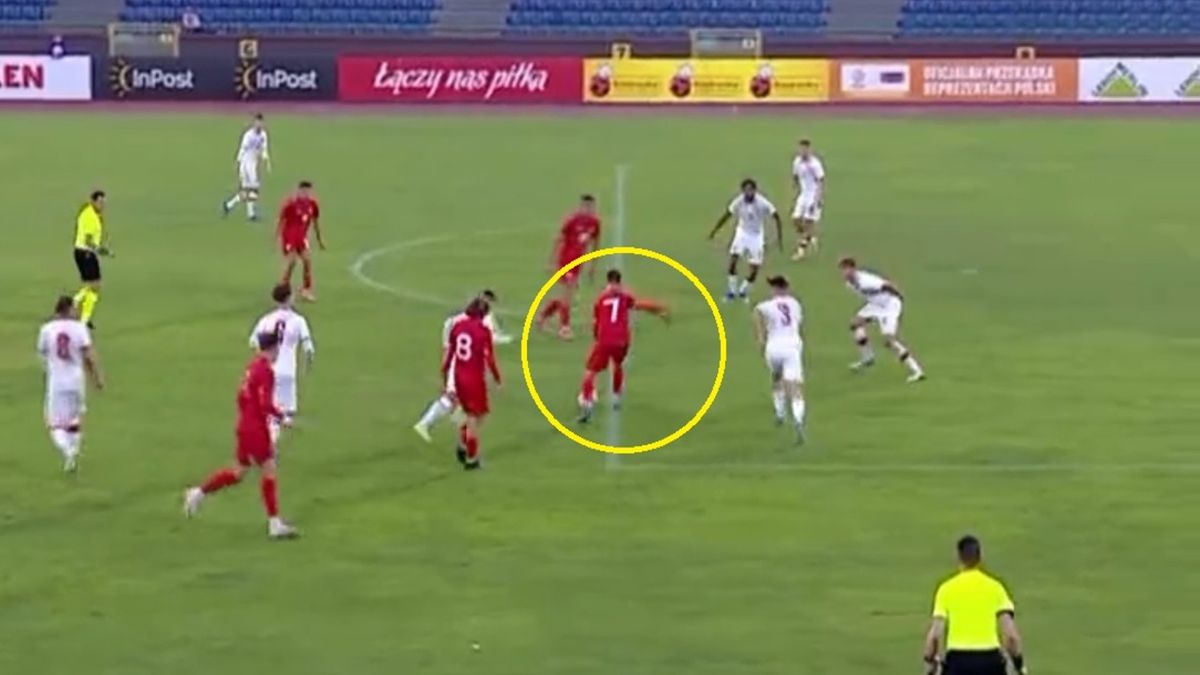 Gol Muhameda Elmasa w meczu z Polską U-19