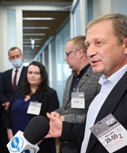 Rodziny zmarłych mężczyzn zlekceważone. Na posiedzeniu komisji nie pojawił się minister