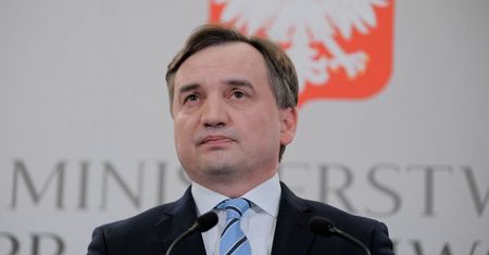 "FAZ": Ostateczne starcie Ziobry z Dudą