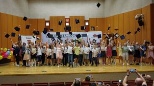 Najmłodsi studenci suwalskiej uczelni z dyplomami