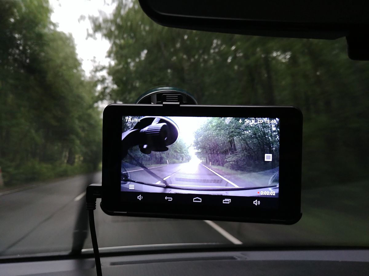 Navitel RE900 Combo – test samochodowej nawigacji, rejestratora i tabletu w jednym 7