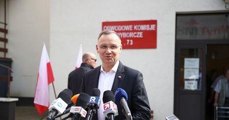 Duda podpisze "babciowe"? W rządzie trwa gorąca dyskusja