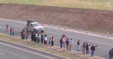 Kurdyjski konwój przemierzał Turcję w drodze do Kobani