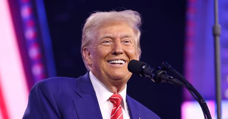 Dolar pnie się w górę po wygranej Trumpa. Co dalej? "Plan jest ambitny"