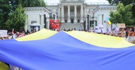 Rosjanie w Polsce. Udają Ukraińców, biznes się kręci