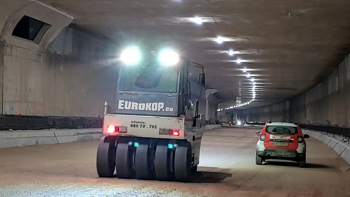 Warszawa. Postępują prace w tunelu POW
