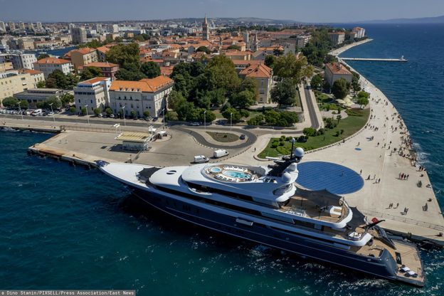 Sebastian Kulczyk zacumował u wybrzeży Chorwacji. Jacht jest wart PONAD PÓŁ MILIARDA ZŁOTYCH (ZDJĘCIA)