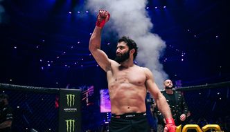 Chalidow trenuje i funkcjonuje w nocy