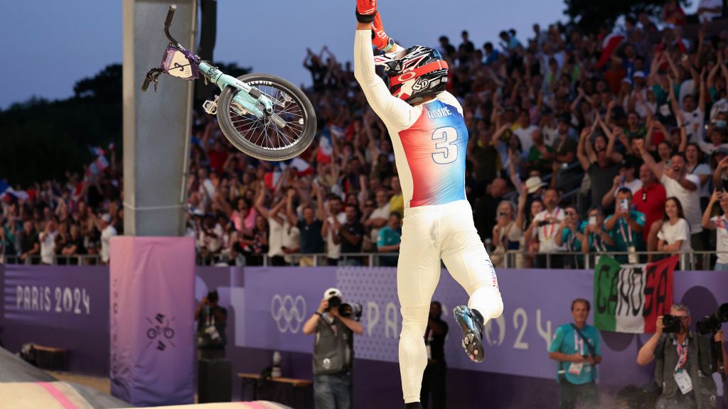 Getty Images / Tim de Waele / Na zdjęciu: Sylvain Andre celebrujący triumf