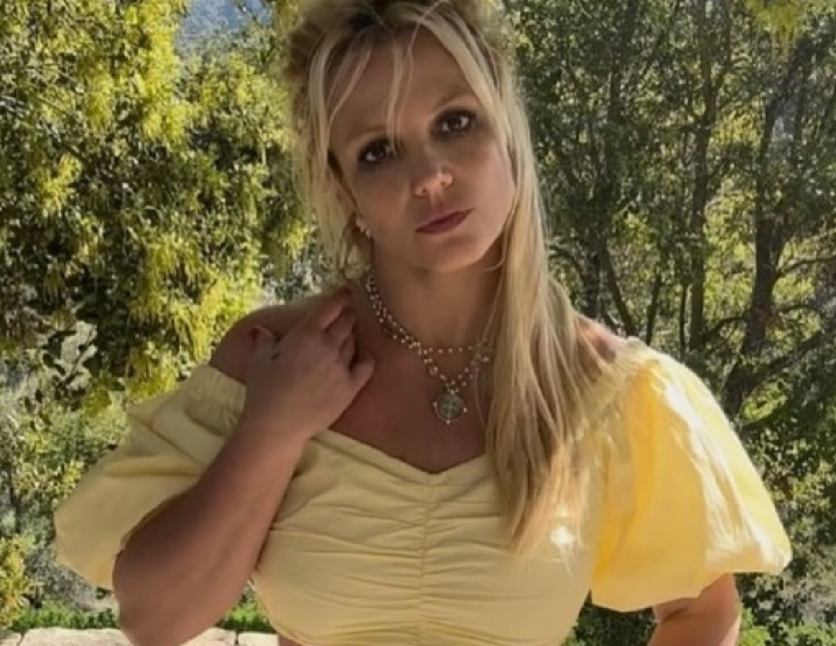 Bosa, niemal naga. Widok Britney Spears budzi niepokój wśród fanów