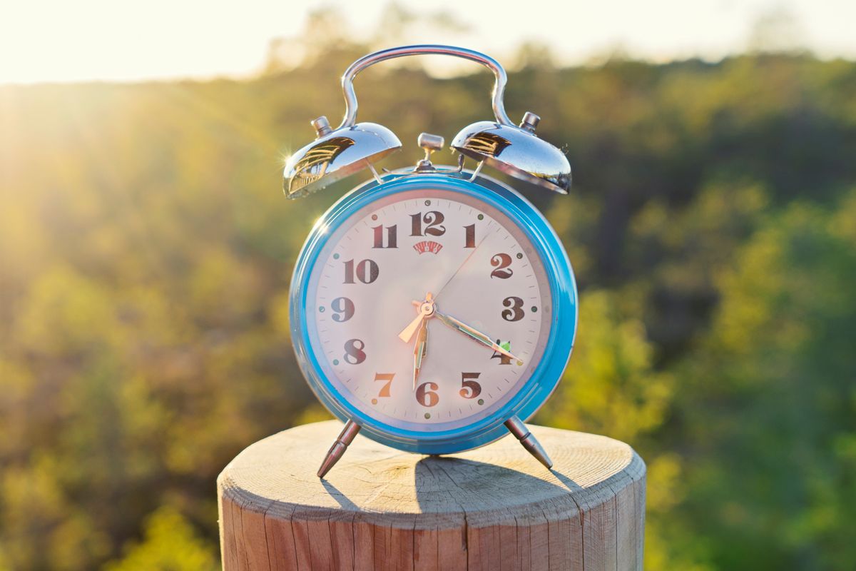 Zmiana czasu 2019 – czy dziś przestawimy zegarki po raz ostatni? Jak wprowadzamy czas letni