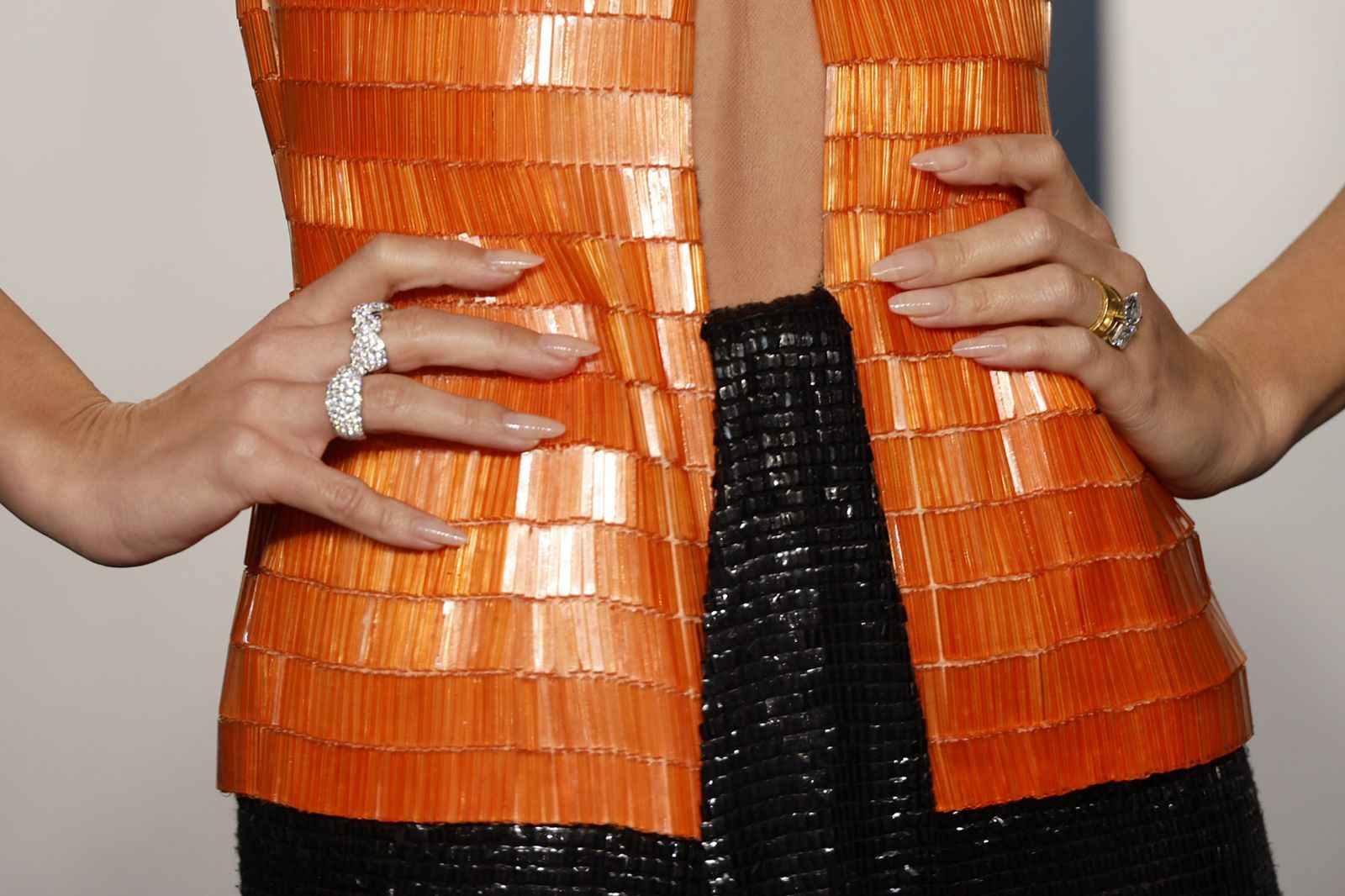 2022 Vanity Fair Oscar Party Hosted By Radhika Jones - Arrivals
BEVERLY HILLS, CALIFORNIA - MARCH 27: Emily Ratajkowski, fashion detail, attends the 2022 Vanity Fair Oscar Party hosted by Radhika Jones at Wallis Annenberg Center for the Performing Arts on March 27, 2022 in Beverly Hills, California. (Photo by Frazer Harrison/Getty Images)
Frazer Harrison