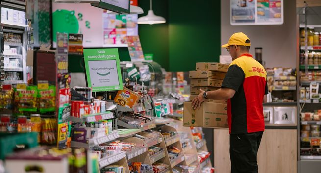 Znany operator sam dostarczy do Żabki paczki