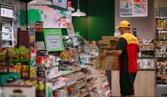 Znany operator sam dostarczy do Żabki paczki