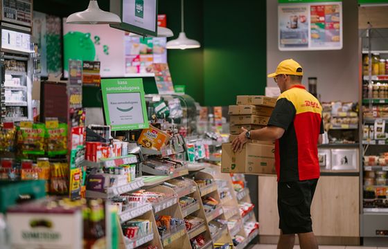 Znany operator sam dostarczy do Żabki paczki