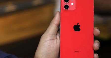 Błąd w iPhone'ach. Unikaj nietypowych sieci Wi-Fi, bo stracisz łączność