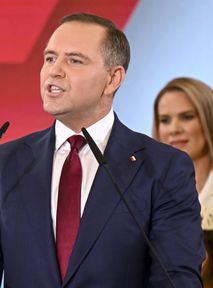 Wśród młodych wygrał nieznacznie. Wyniki wyborów obiegły sieć