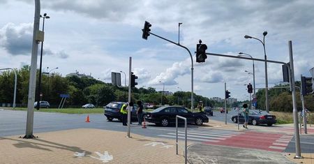 Zderzenie skody z chevroletem na al. Solidarności w Lublinie. Utrudnienia na skrzyżowaniu z ul. Prusa [ZDJĘCIA]