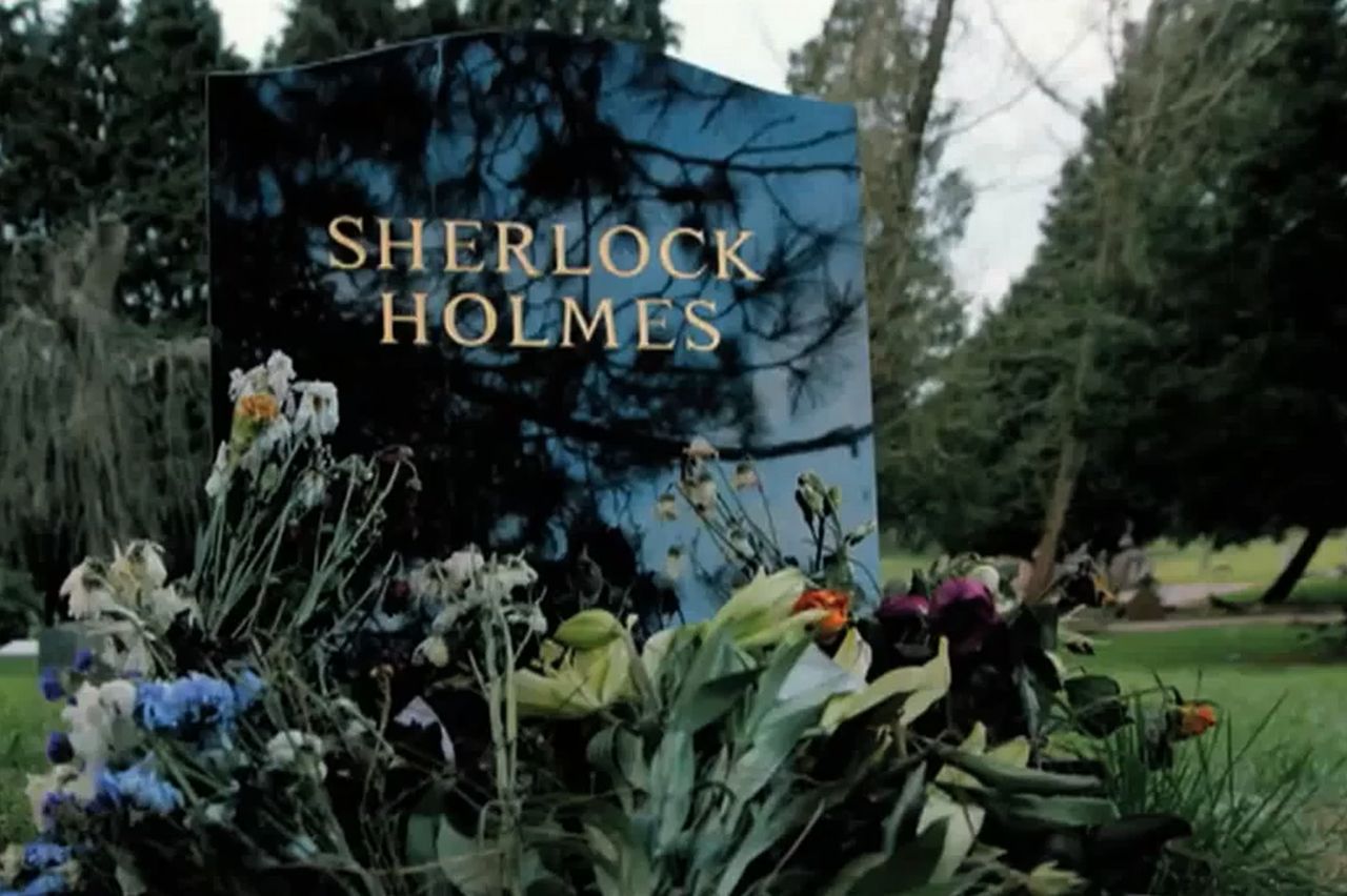 Sherlock Holmes - facet, który przeżył własny pogrzeb