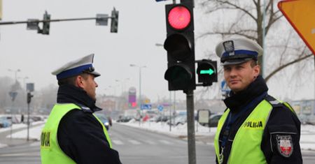 Kierowcy masowo popełniają ten błąd. Mandat nawet do 500 zł!
