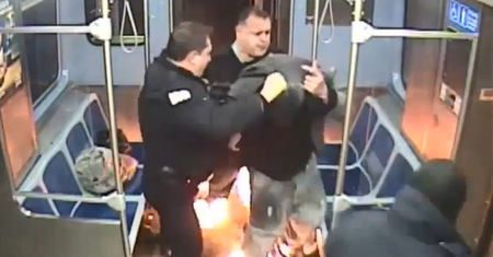 Niebezpieczna sytuacja w metrze. Mężczyzna stanął w płomieniach