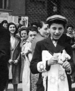 Opaski z gwiazdą Dawida - wstęp do Holokaustu