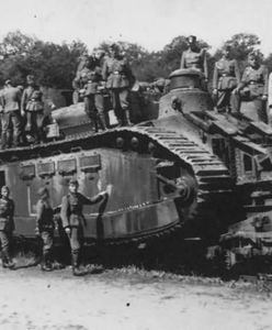 Char 2C - gigantyczne francuskie czołgi zniszczone w czasie ewakuacji z frontu