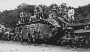 Char 2C - gigantyczne francuskie czołgi zniszczone w czasie ewakuacji z frontu