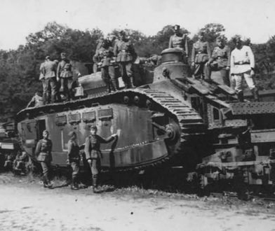 Char 2C - gigantyczne francuskie czołgi zniszczone w czasie ewakuacji z frontu