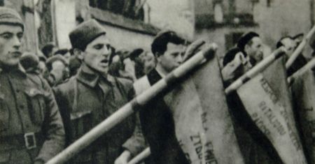 Dąbrowszczacy - komunistyczni zbrodniarze czy nowi żołnierze wyklęci?