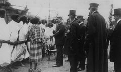 ''Ludzkie zoo'' - publiczne wystawy "żywych eksponatów"