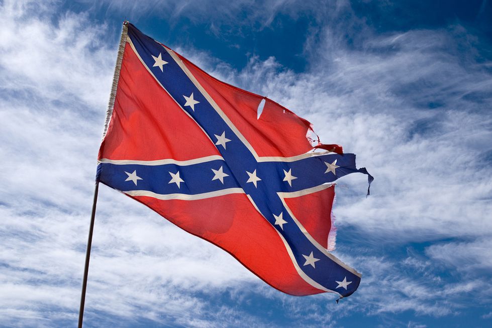 Zdjęcie flagi Konfederacji pochodzi z serwisu Shutterstock