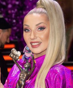 Cleo kusi zdjęciem w pościeli. Wygląda pięknie i naturalnie