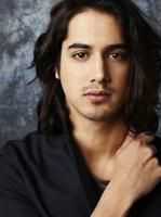 Avan Jogia będzie Tutanchamonem