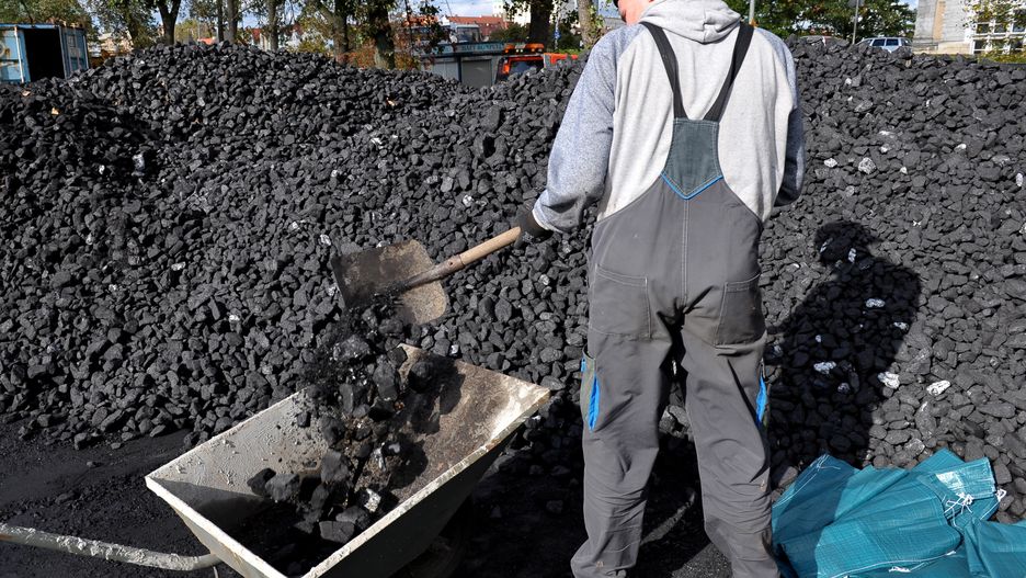 Gdzie i kiedy kupisz węgiel po 996 zł za tonę? Nowa burza na rynku.