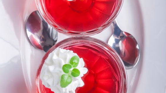 Galaretka w proszku z dodatkiem aspartamu, fosforu, potasu i witaminy C