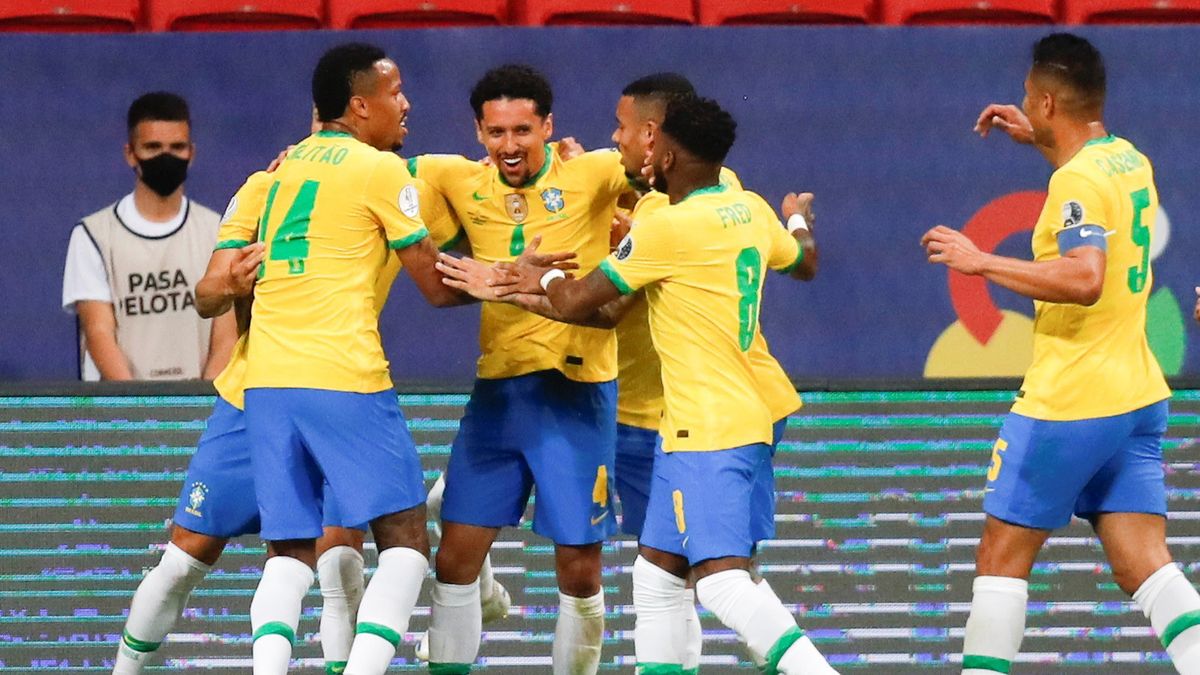 PAP/EPA / Fernando Bizerra Jr  / Na zdjęciu: piłkarze reprezentacji Brazylii