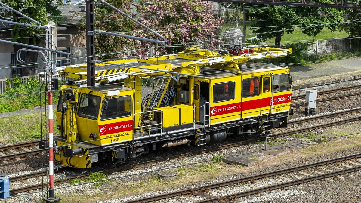 PGE kupuje za 1,9 mld zł PKPE Holding, w tym spółkę PKP Energetyka