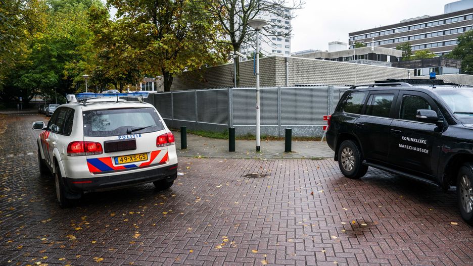An exterior of Cheider Jewish school in Amsterdam, The Netherlands, October 13, 2023. The three Amsterdam-based Jewish schools Rosh Pina, Maimonides and Cheider remain closed. This was decided after a call from the militant Palestinian movement Hamas for Muslims to demonstrate on this day as a show of support for the Palestinians in the occupied territories and the Gaza Strip. Thousands of Israelis and Palestinians have died after the militant group Hamas launched an unprecedented attack on Israel from the Gaza Strip on 07 October 2023. EPA/JEROEN JUMELET Dostawca: PAP/EPA.