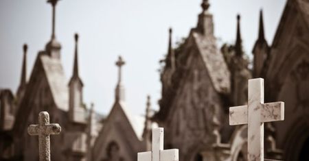 "Nie powiedziałem dziewczynie, że jestem grabarzem"