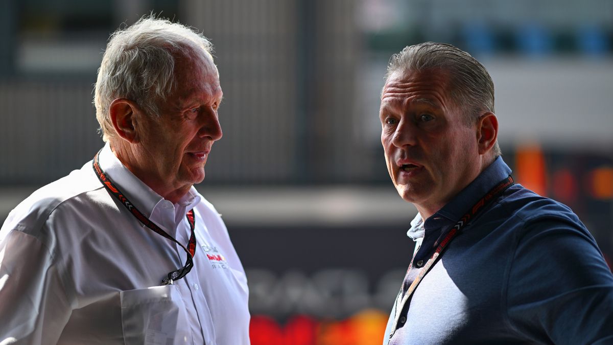 Materiały prasowe / Red Bull / Na zdjęciu: Helmut Marko (z lewej) i Jos Verstappen