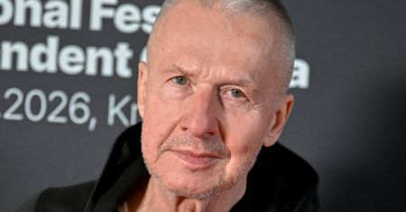 Bogusław Linda jest ojcem BLIŹNIAKÓW. Ze względu na swoją pracę muszą UKRYWAĆ TWARZE. Czym się zajmują?