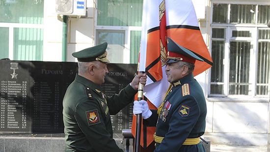 Generał Jiewgienij Nikiforow (z l.) został dowódcą rosyjskiego Zachodniego Okręgu Wojskowego