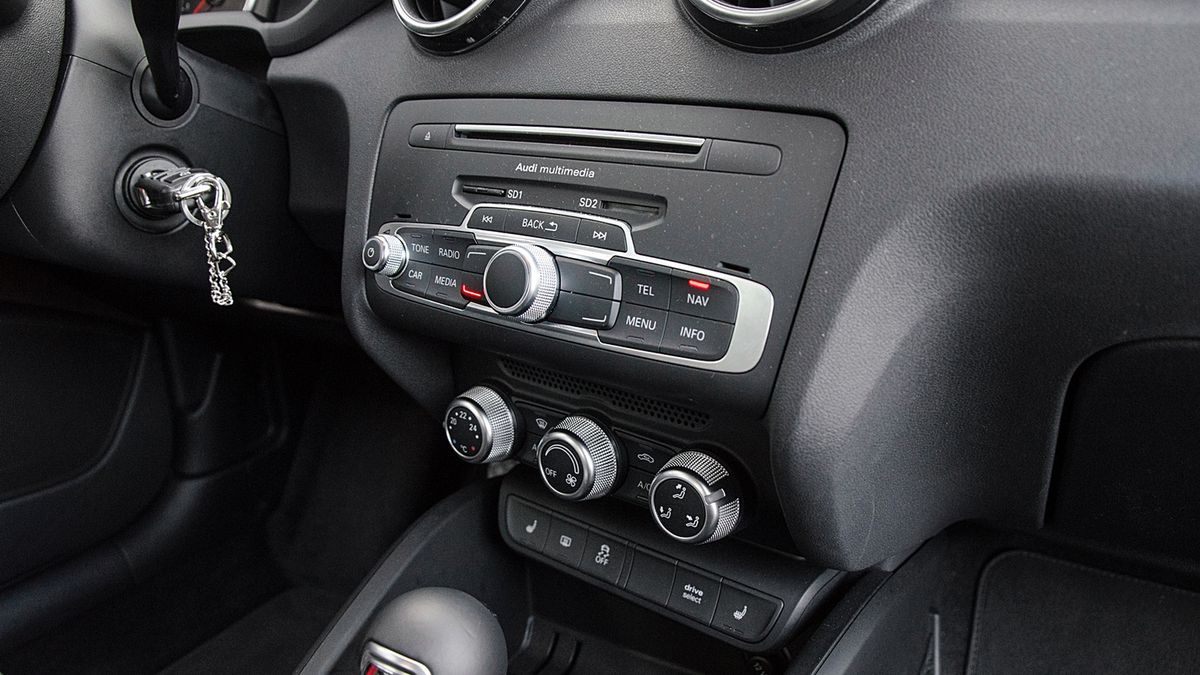 Moduł komfortu odpowiada za wszelkie urządzenia, które poprawiają komfort jazdy samochodem.