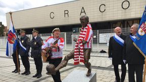 Przed stadionem Cracovii stanął pomnik legendarnego Józefa Kałuży. "To był nasz dziejowy obowiązek"
