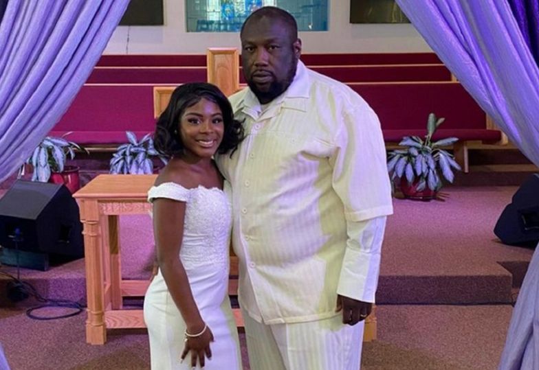 61-latek wziął ślub z córką chrzestną. W mieście wrze