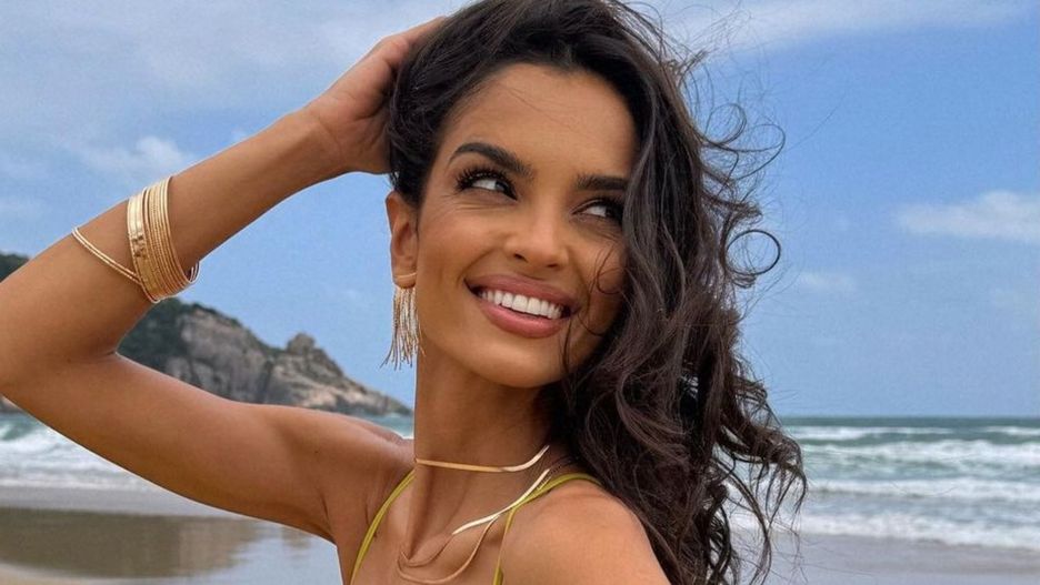 Klaudia El Dursi ma w swojej szafie bikini ze sznureczkami 