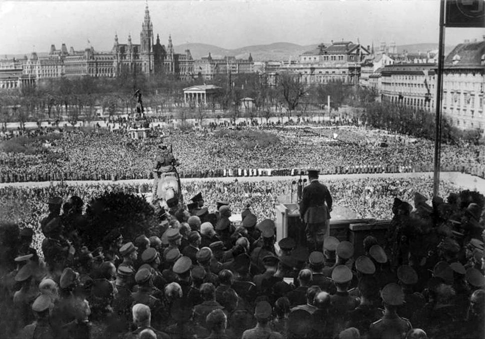 Kulisy Anszlusu Austrii. Hitler nastraszył Kurta von Schuschnigga i zajął cały kraj bez wystrzału