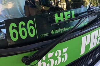 Za granicą rozpisują się o Helu. Autobus 666. Ksiądz reaguje